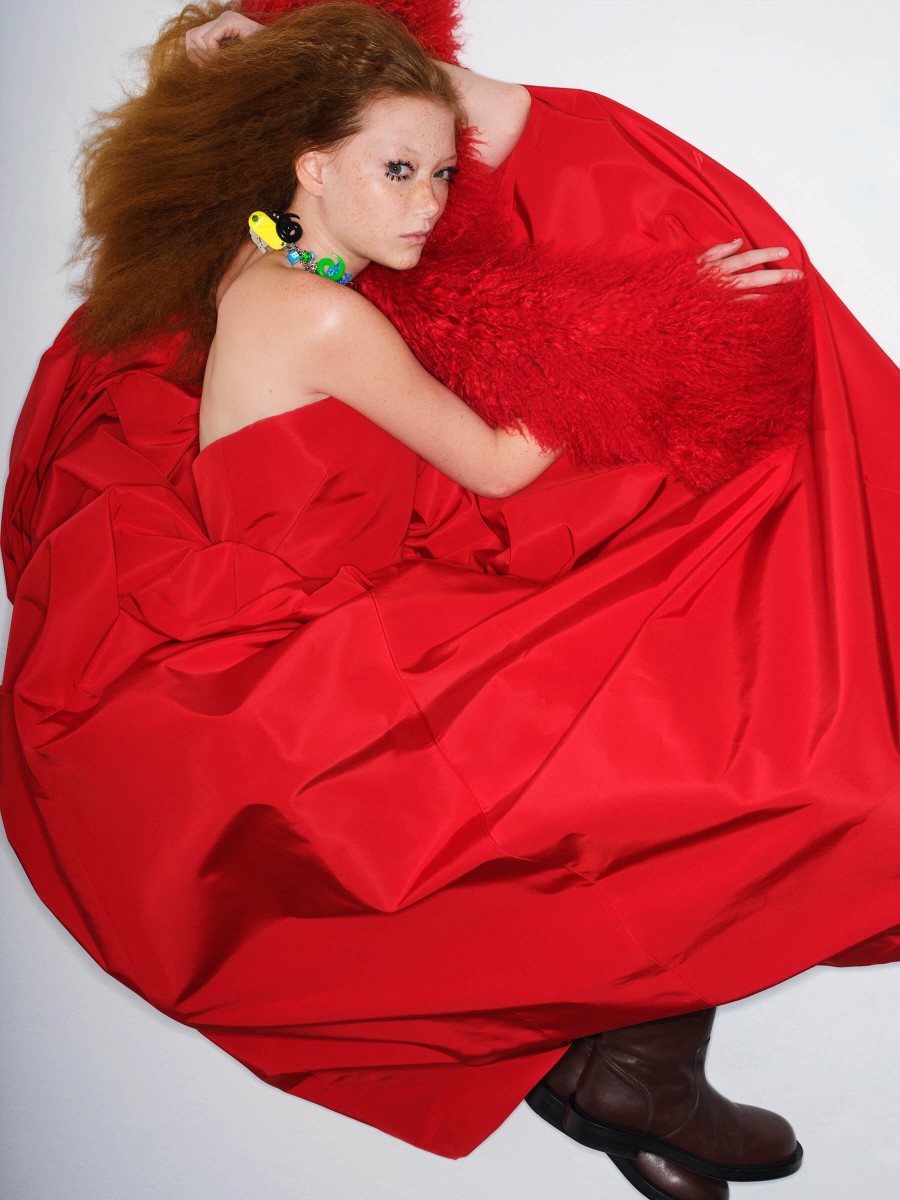 ecoute_cherie_heroine_sara_grace_judit_melis_01